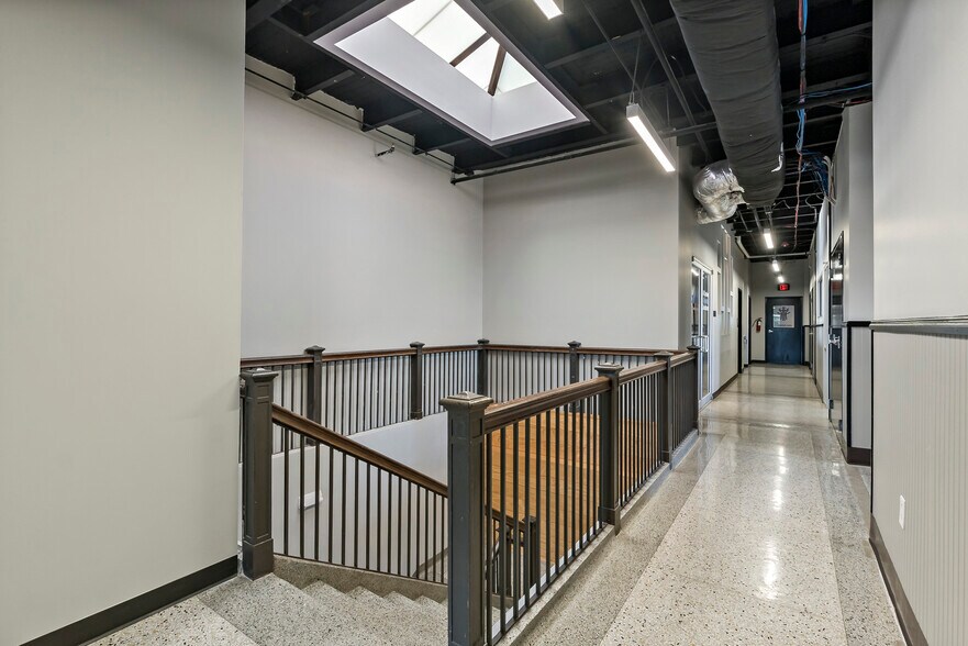 More Photos Of 111 E 27th St, Bryan Office For Lease