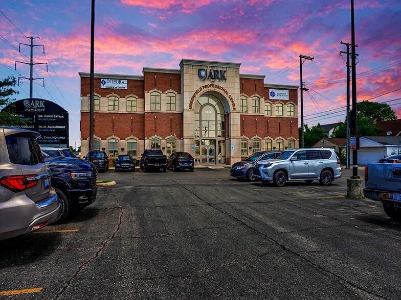 More Photos Of 6050 Greenfield Rd, Dearborn Medical For Lease