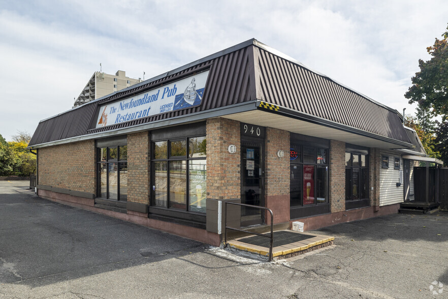 Primary Photo Of 940 Montreal Rd, Ottawa Restaurant For Sale