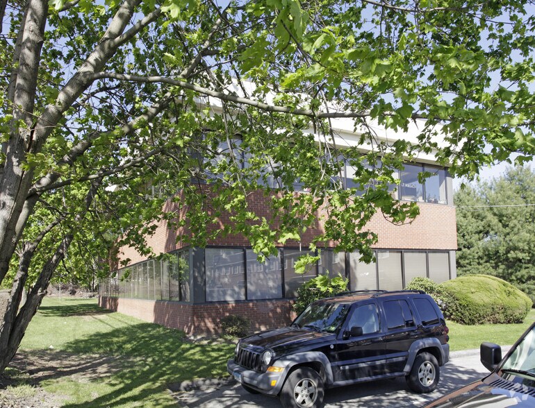 More Photos Of 282 Railroad Ave, Greenwich Medical For Lease