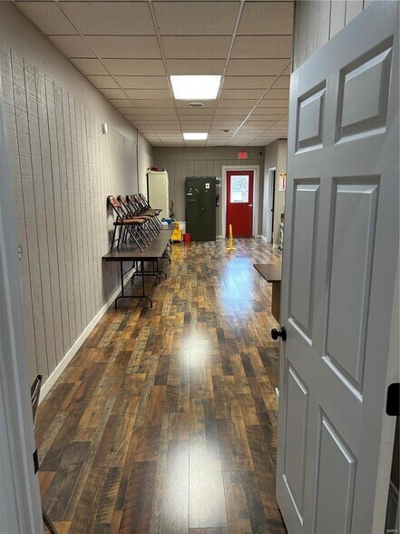 More Photos Of 201 E High St, Potosi Storefront Retail Office For Sale