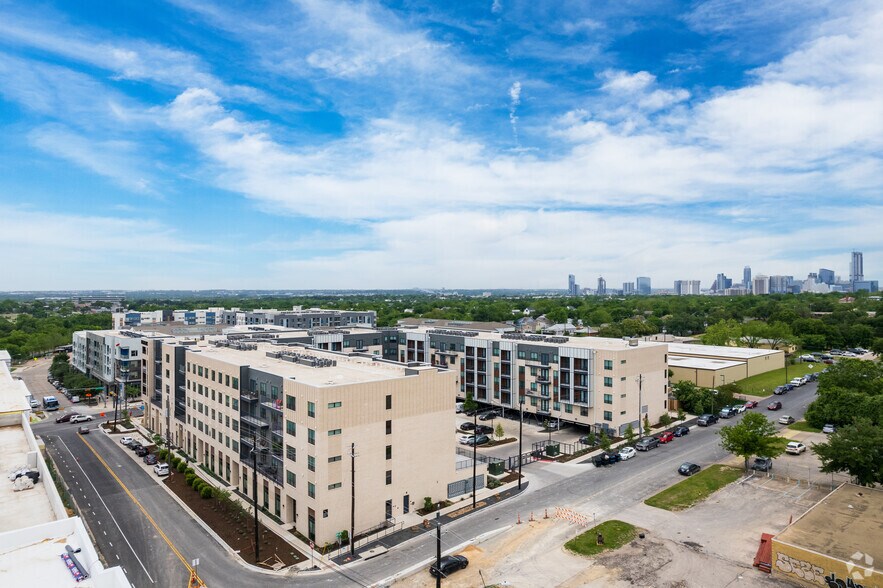 More Photos Of 2832 E Martin Luther King Jr Blvd, Austin Apartments For Lease