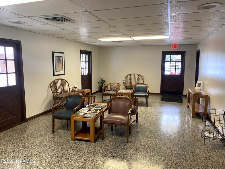 More Photos Of 441 Charles St, New Iberia Office For Sale
