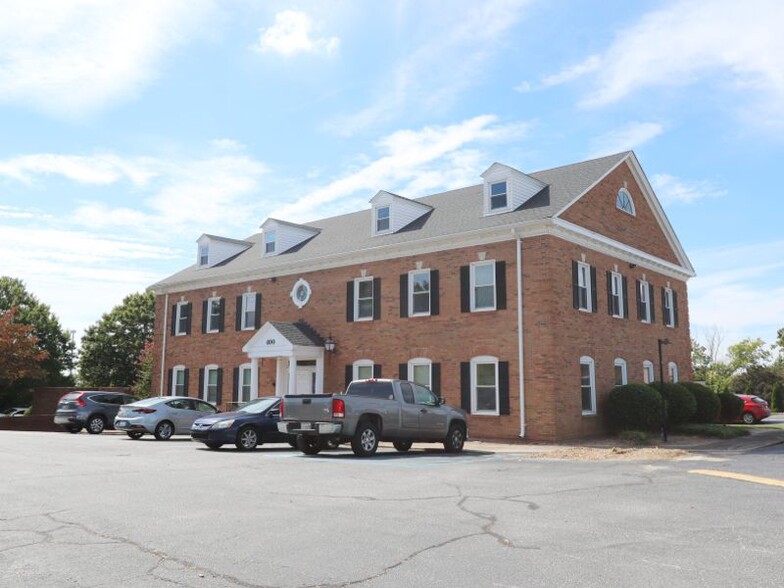 Primary Photo Of 400 Pelham Rd, Greenville Office For Lease