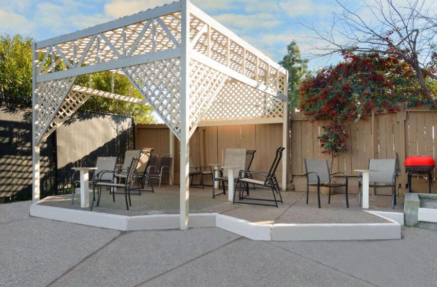 More Photos Of 2600 Appian Way, Pinole Hotel For Sale