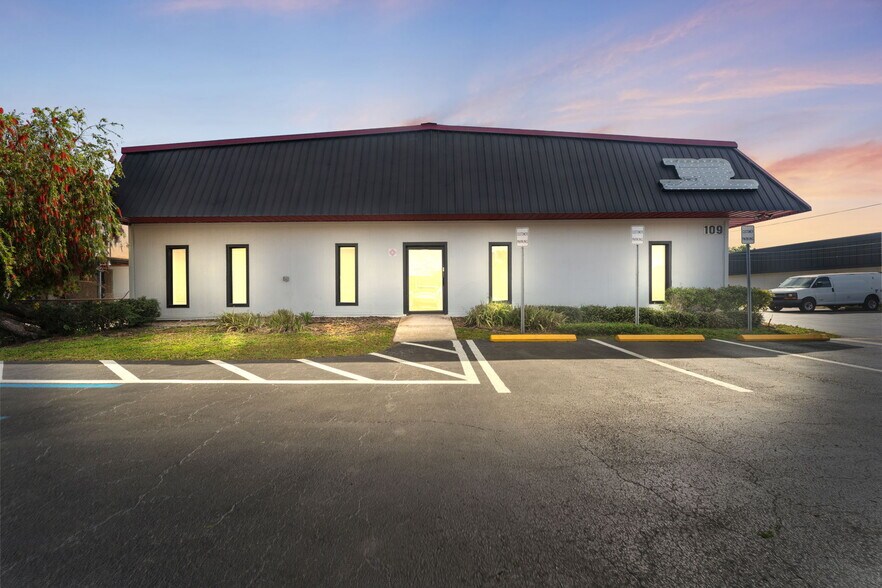 More Photos Of 109 N Falkenburg Rd, Tampa Manufacturing For Sale