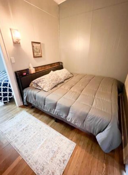 More Photos Of 243 High St, Mineral Point Flex For Sale