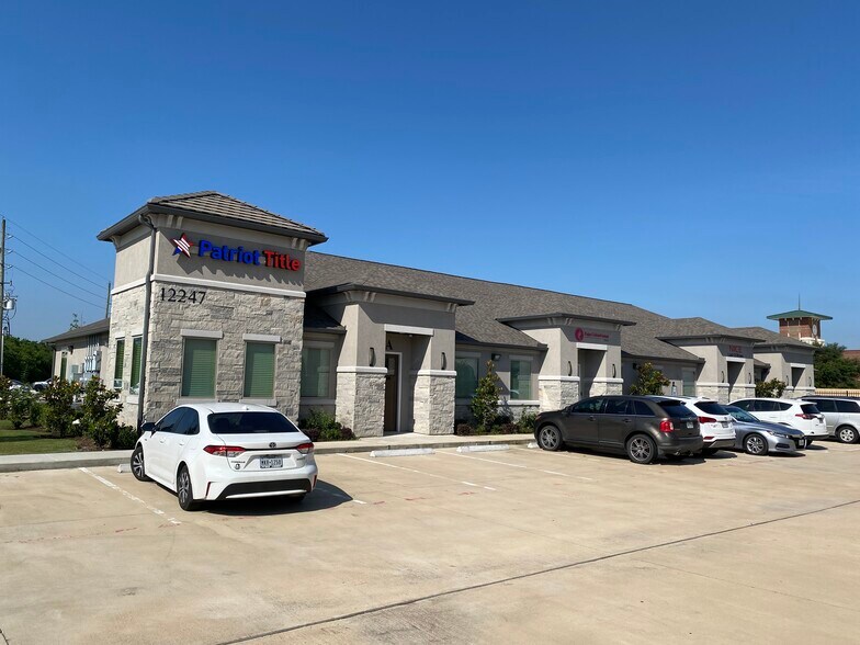 More Photos Of 12243 Queenston Blvd, Houston Medical For Sale