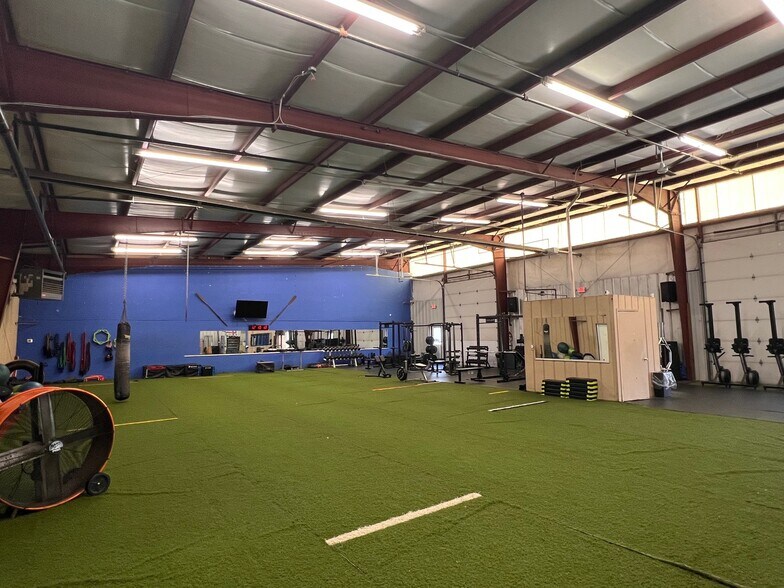 More Photos Of 101 Peoples Dr, Newark Warehouse For Lease