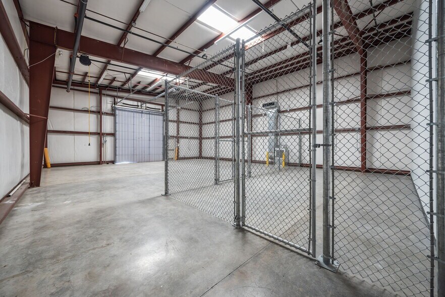More Photos Of 1150 S Greene St, Greenville Distribution For Lease