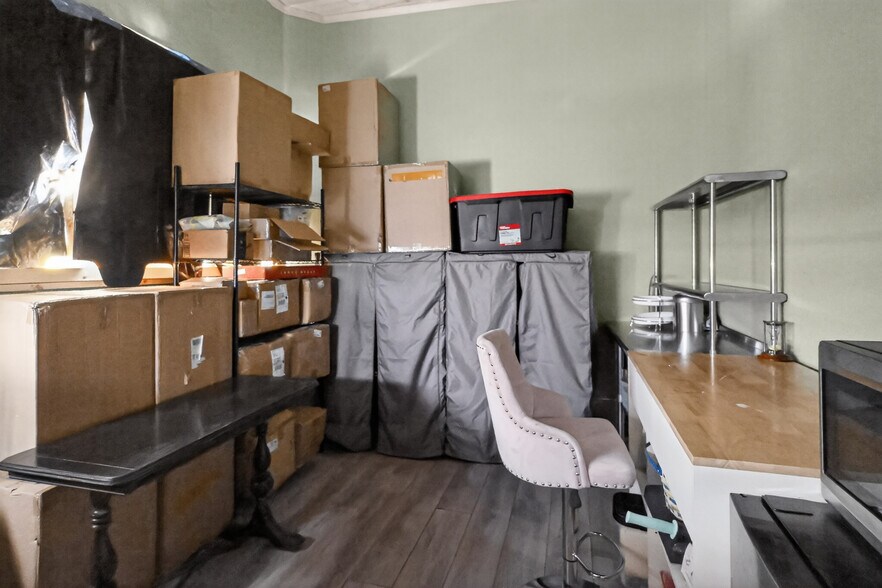 More Photos Of 118 S Broadway St, Yreka Restaurant For Sale