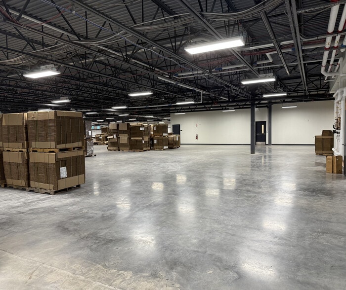 More Photos Of 373 Highland Ave, Salem Industrial For Lease