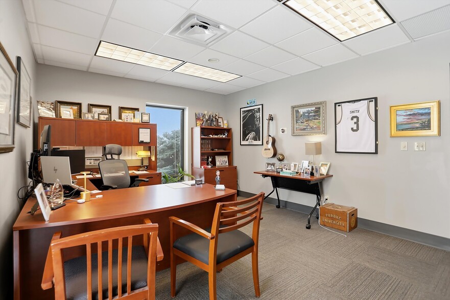 More Photos Of 8770 Purdue Rd, Indianapolis Office For Sale