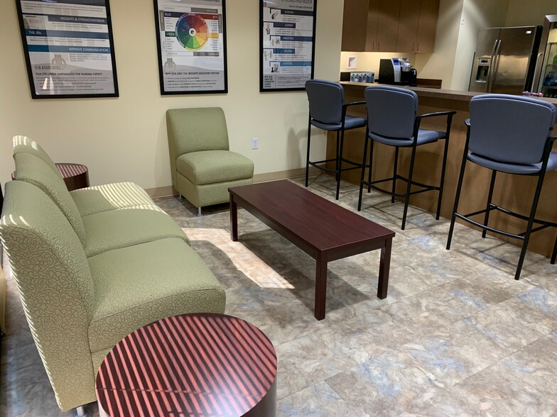 More Photos Of 3290 Cumberland Club Dr, Atlanta Office For Lease