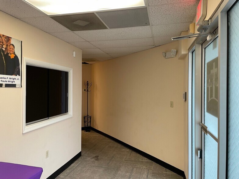 More Photos Of 660-670 Lincoln St, Portsmouth Unknown For Lease