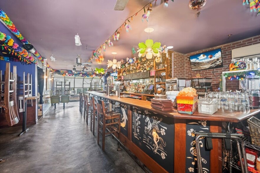 More Photos Of 585 Forest Ave, Staten Island Restaurant For Sale