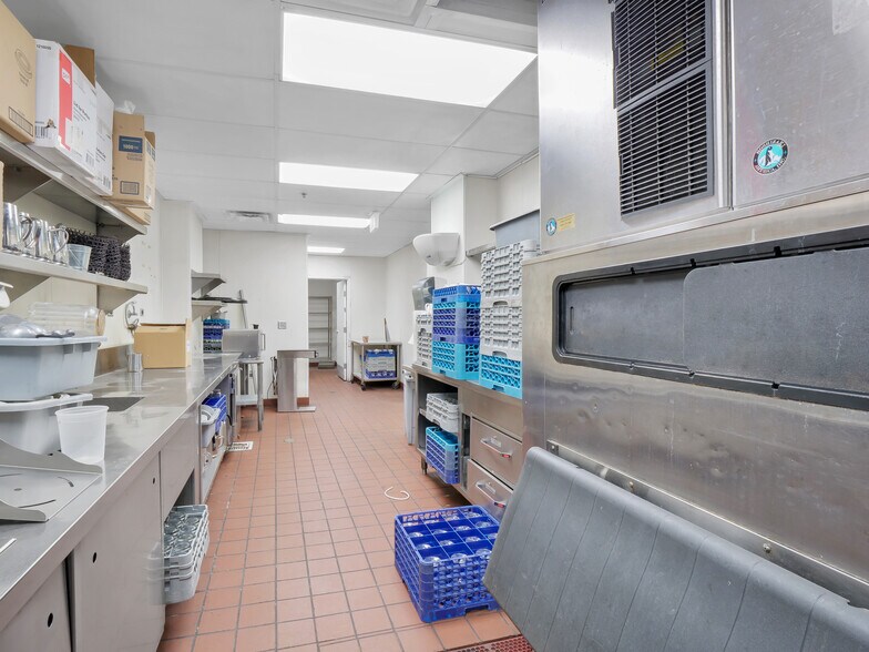 More Photos Of 1100 S Flower St, Los Angeles Office For Lease