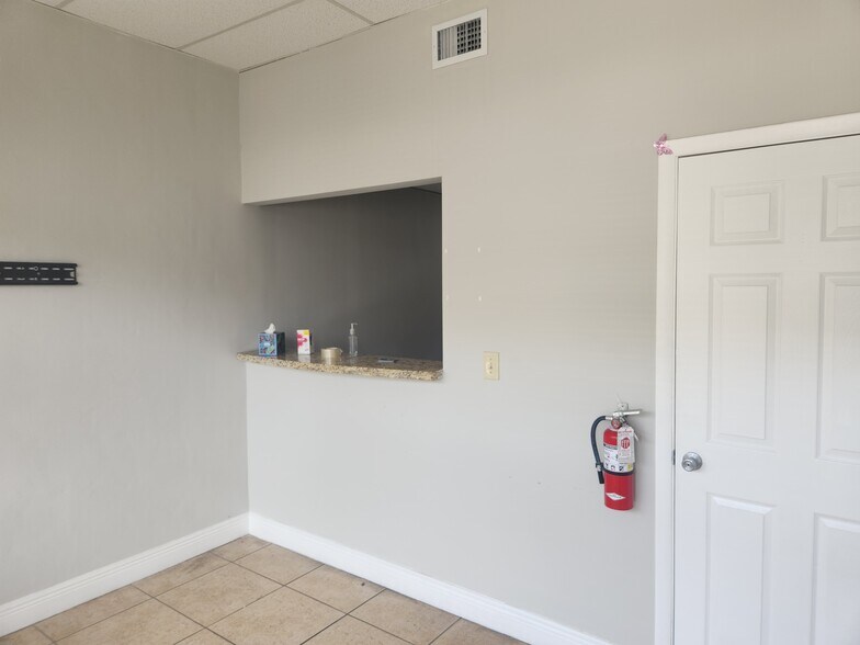 More Photos Of 1410 SW 1st St, Miami General Retail For Lease