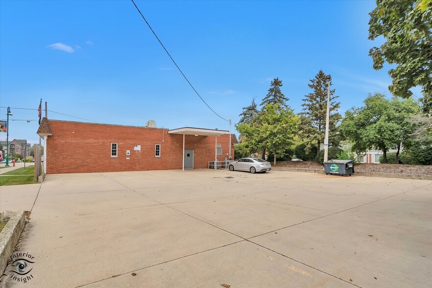 More Photos Of 26 S Madison St, Oswego Post Office For Sale