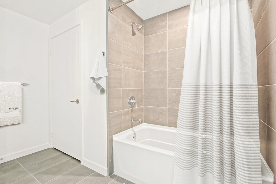 More Photos Of 200 N Vermont Ave, Los Angeles Apartments For Lease