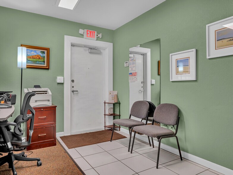 More Photos Of 660 Miller Dr, Miami Springs Research And Development For Sale