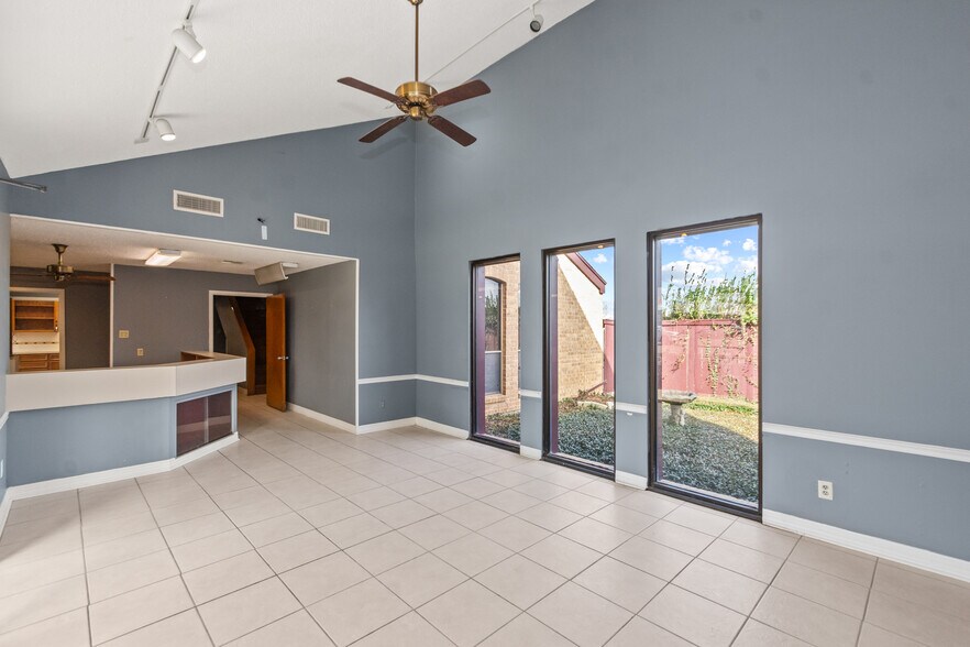 More Photos Of 1810 25th Ave N, Texas City Medical For Sale