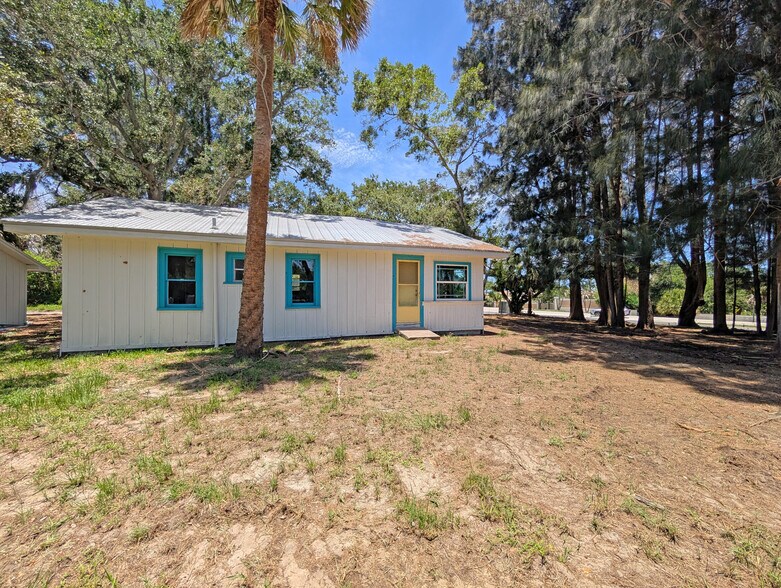 More Photos Of 2735 Allen Hill Ave, Melbourne Office Residential For Lease