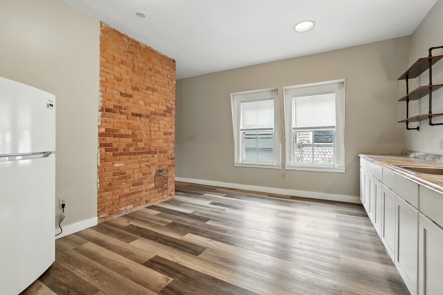 More Photos Of 263 Union St, Springfield Apartments For Sale