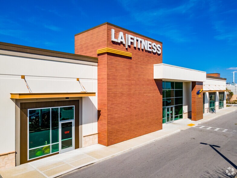 More Photos Of 2130 Gulf To Bay Blvd, Clearwater Storefront For Sale