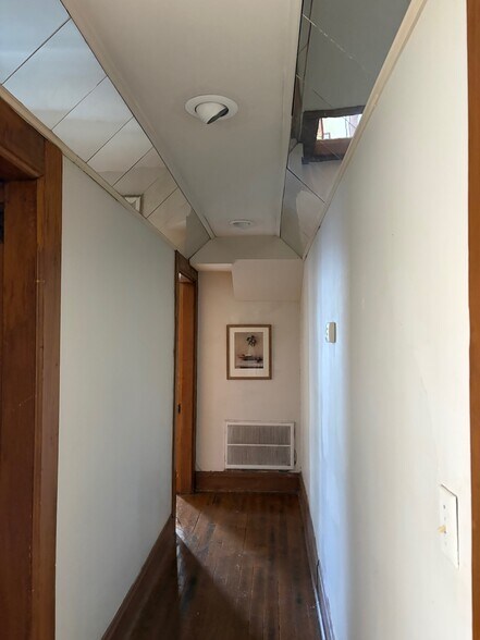 More Photos Of 537-539 S 5th St, Columbus Storefront Retail Residential For Sale