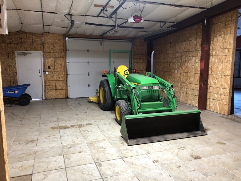 More Photos Of 208 W Front St, Alda Storefront Retail Office For Lease