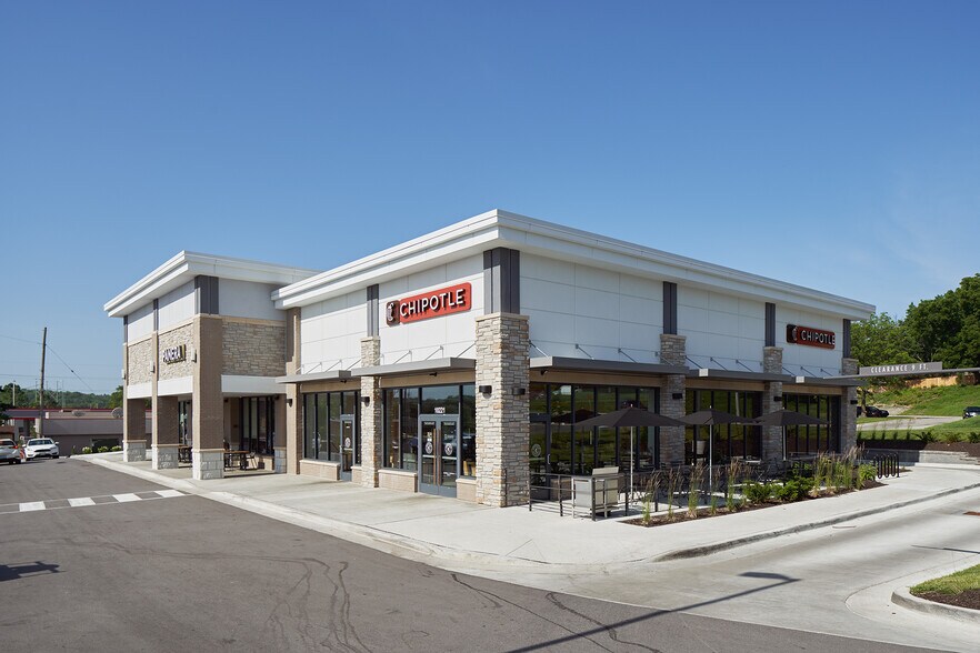 More Photos Of 10111-10217 State Line Rd, Kansas City Unknown For Lease