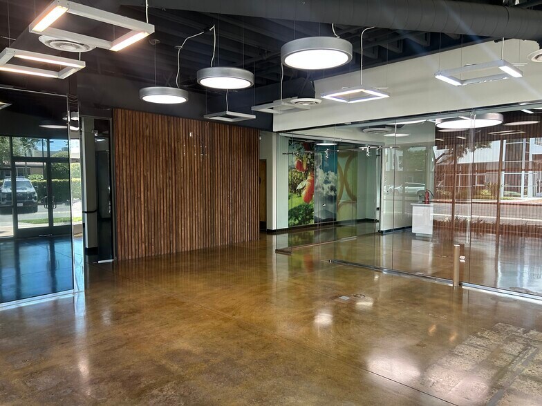 More Photos Of 15131 Woodlawn Ave, Tustin Flex For Sale