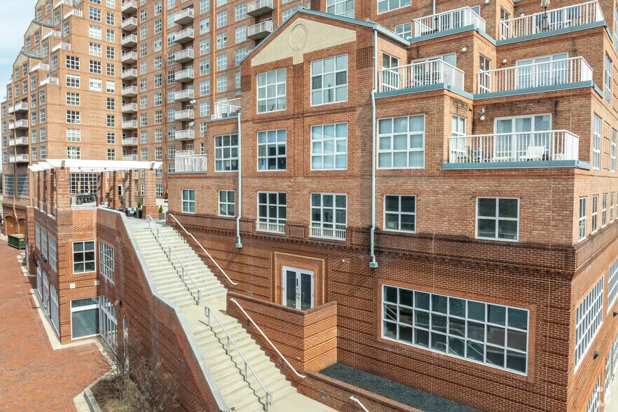 More Photos Of 729 E Pratt, Baltimore Office For Lease