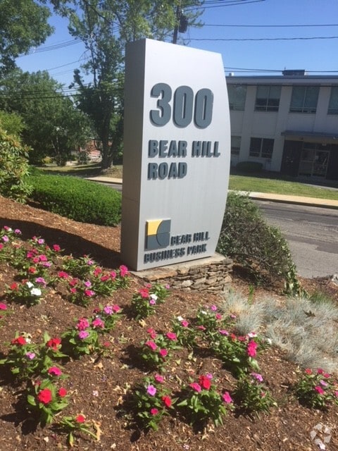 More Photos Of 300 Bear Hill Rd, Waltham Office For Lease