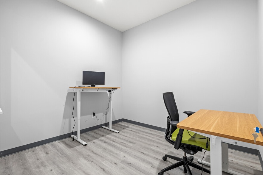 More Photos Of 800 N Plano Rd, Richardson Medical For Lease