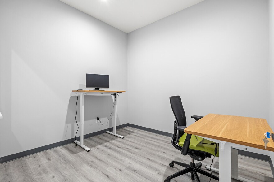 More Photos Of 800 N Plano Rd, Richardson Office For Sale