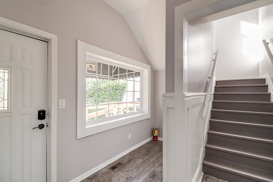 More Photos Of 104 W Candler St, Winder Medical For Sale