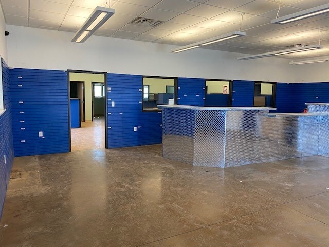 More Photos Of 3183 Highway 22 N, Dickinson Warehouse For Lease