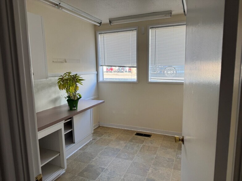 More Photos Of 93 West St, Danbury Medical For Sale