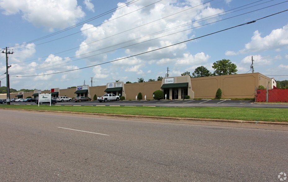 More Photos Of 237 Oxmoor Cir, Birmingham Unknown For Lease