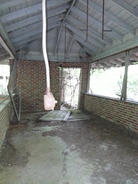 More Photos Of 71 Dreamland Park Dr, Fleetwood Apartments For Sale