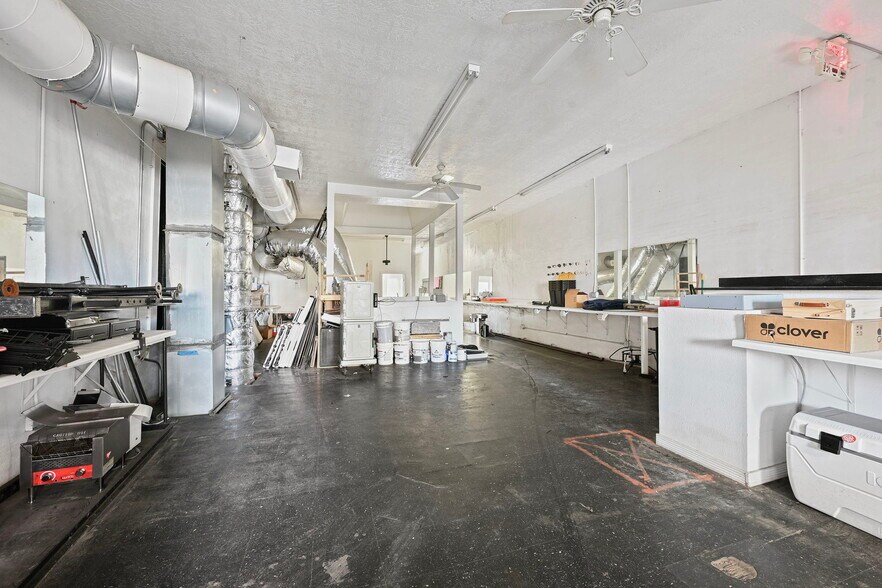 More Photos Of 220 N Main St, Bryan Storefront For Sale