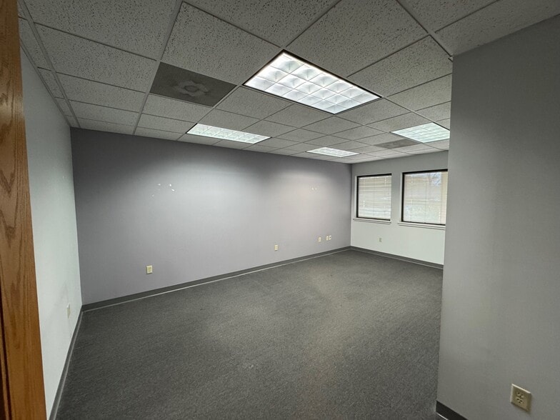 More Photos Of 9200-9220 Forest Hill Ave, Richmond Medical For Lease