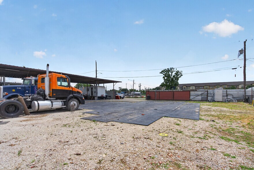 More Photos Of 7521 Parkhurst Dr, Houston Land For Sale