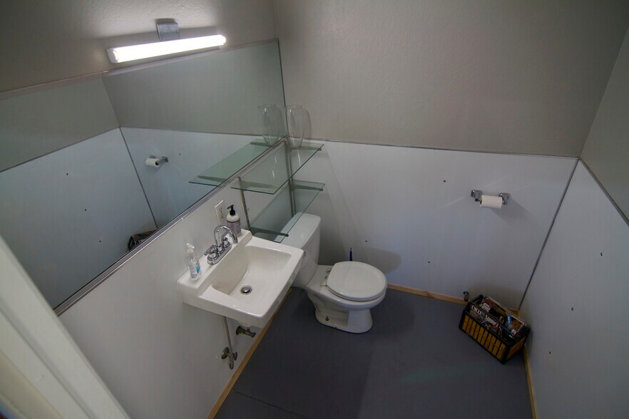 More Photos Of 246 S Shepherd St, Sonora Specialty For Sale
