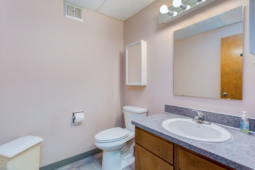 More Photos Of 100 N Fruitland St, Kennewick Office For Lease