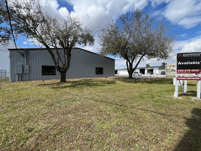 More Photos Of 3150 Metro Pky, Fort Myers Warehouse For Lease