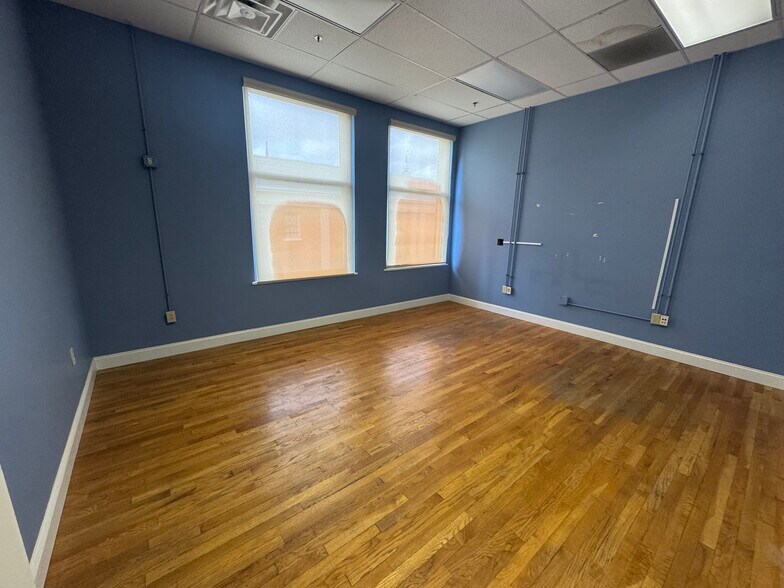 More Photos Of 236 W Main St, Danville Office For Lease