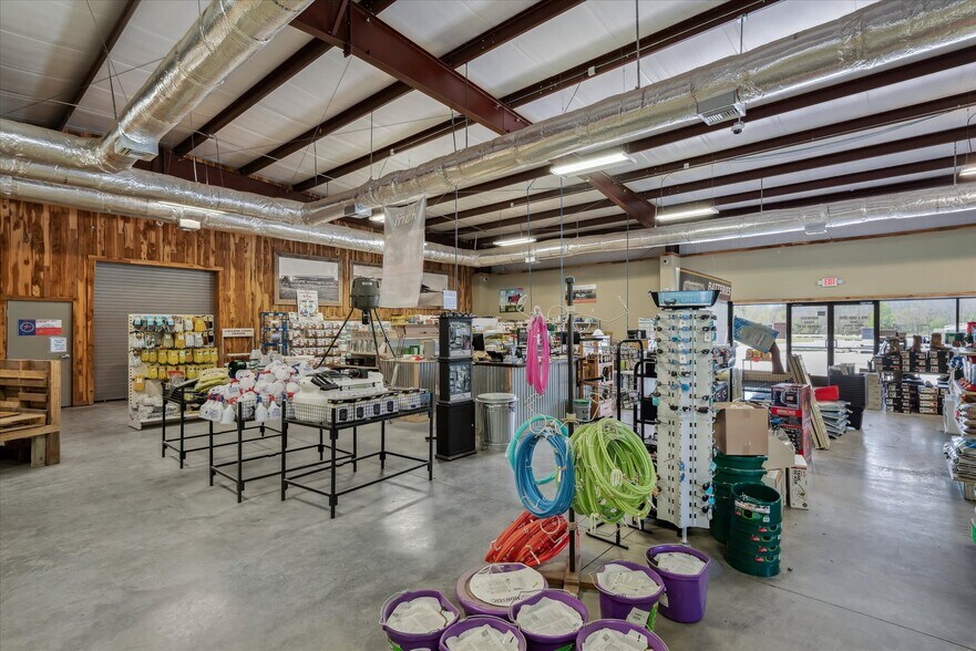 More Photos Of 150 Main St, Clarksville General Retail For Sale